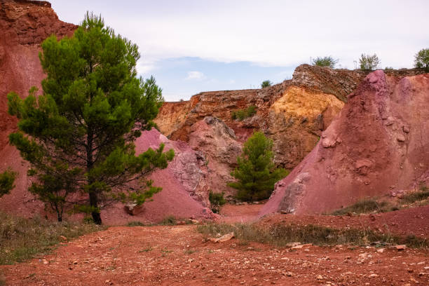 Beautiful view of the former open-pit bauxite mine near Spinazzola - Apulia, Italy Apulia, Italy murge photos stock pictures, royalty-free photos & images