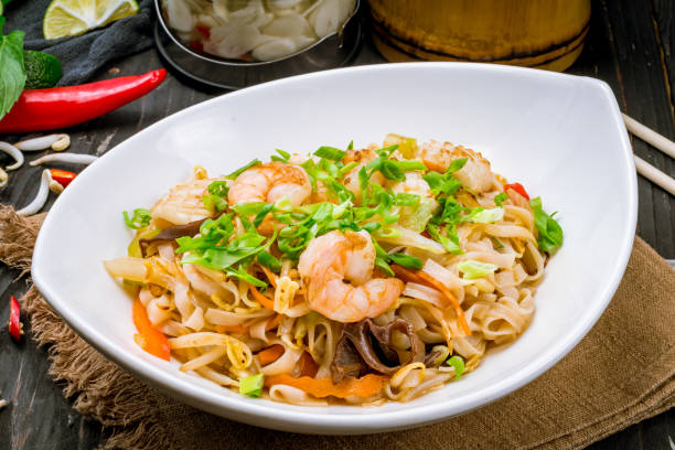 istock Vietnamese noodles with shrimp 1157988205