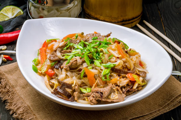 istock Vietnamese noodles with beef 1157988222