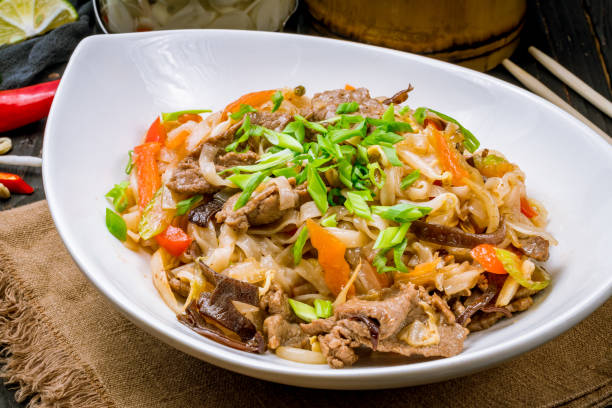 istock Vietnamese noodles with beef 1157988339