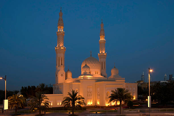 mesquita, dubai, emirados árabes unidos - jumeirah mosque - fotografias e filmes do acervo