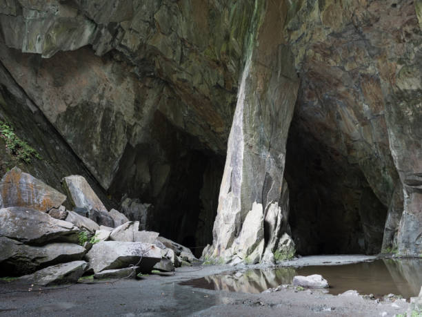 Cтоковое фото Соборная пещера возле Литл-Лэнгдейл в Озерном крае, Великобритания