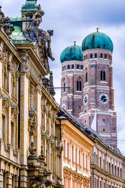 istock Famous Munich Cathedral - Liebfrauenkirche 1158026910