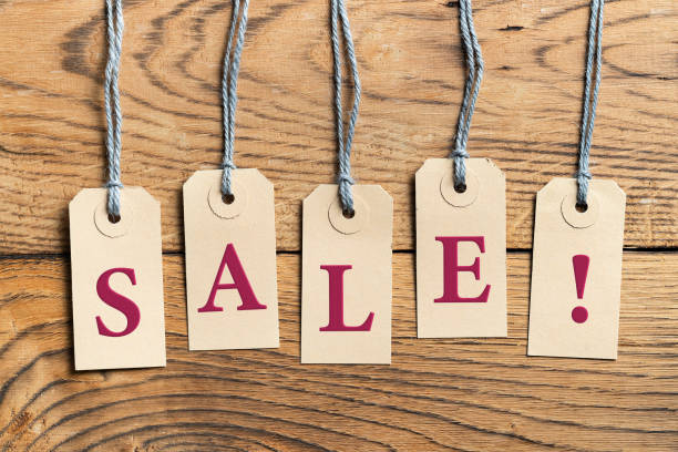 istock Hangtags with the word SALE! 1158032797