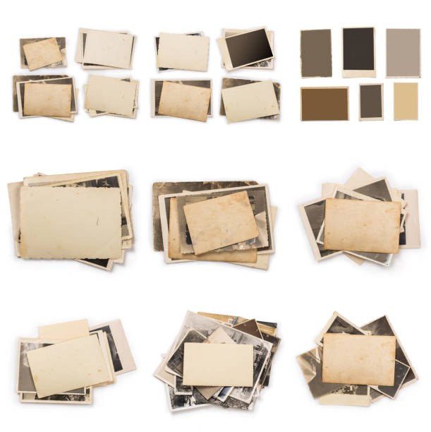 istock Old photo frame. Vintage paper. Retro card 1158040045