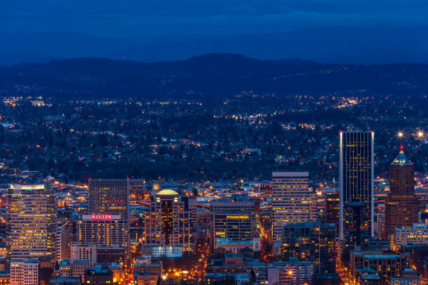 istock Portland Close Up at Night 1158076564