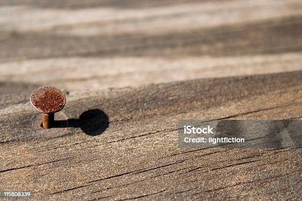 Nagel Und Schatten Stockfoto und mehr Bilder von Alt - Alt, Altertümlich, Alterungsprozess