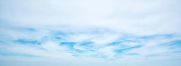 céu azul nebuloso branco - cloud sky white aerial view - fotografias e filmes do acervo