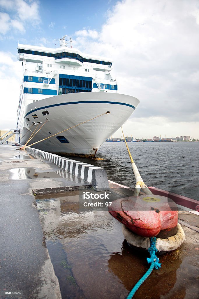 フェリーでの係船 St.-Petersburg (ロシア - カラー画像のロイヤリティフリーストックフォト