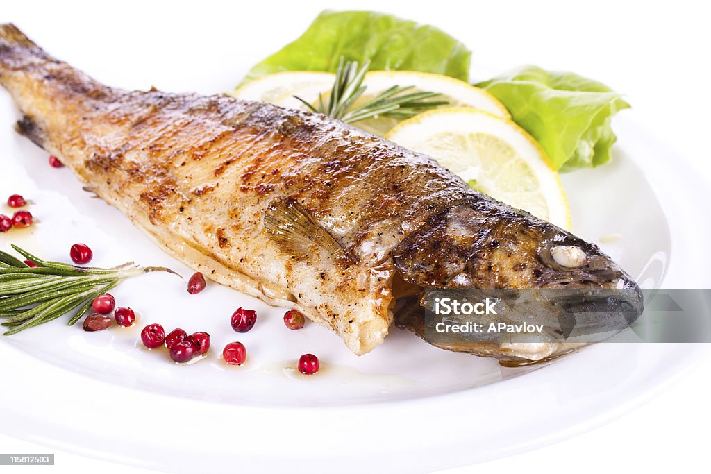 Grillowany trout - Zbiór zdjęć royalty-free (Cytryna)