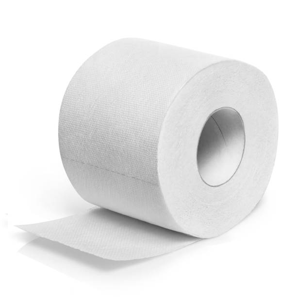 rollo de papel higiénico sobre blanco - towel indoors single object simplicity fotografías e imágenes de stock