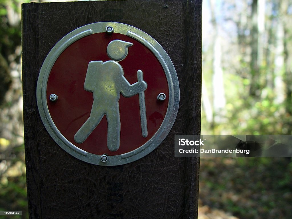 Wandern-Schild - Lizenzfrei Baum Stock-Foto