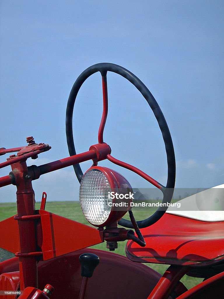 Granja Retro Tractor - Foto de stock de Agricultura libre de derechos