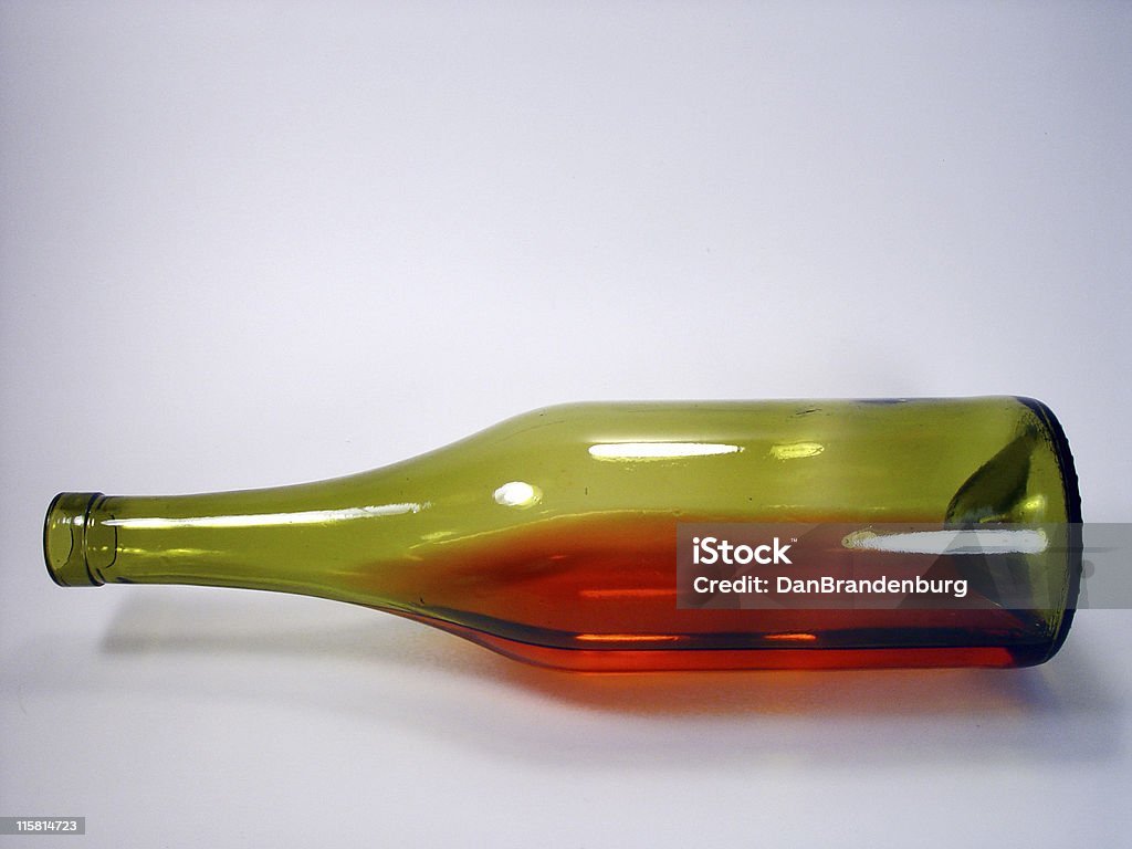 Aberto de garrafa isolada - Foto de stock de Aberto royalty-free
