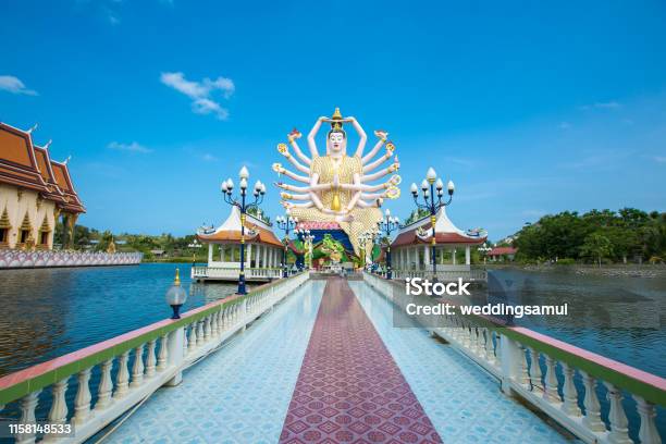 Photo libre de droit de Statue De Shiva Dans Le Temple De Wat Plai Laem Samui Thaïlande Dans Une Journée Dété banque d'images et plus d'images libres de droit de Antique