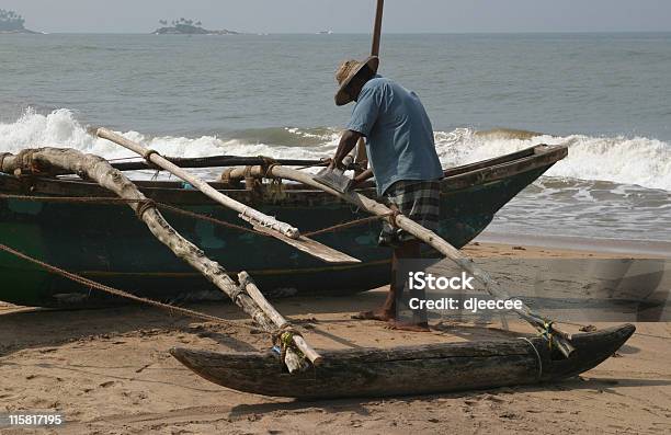 Vecchia Barca In Sri Lanka Spiaggia 2 - Fotografie stock e altre immagini di Sri Lanka - Sri Lanka, Stile retrò, Vecchio stile