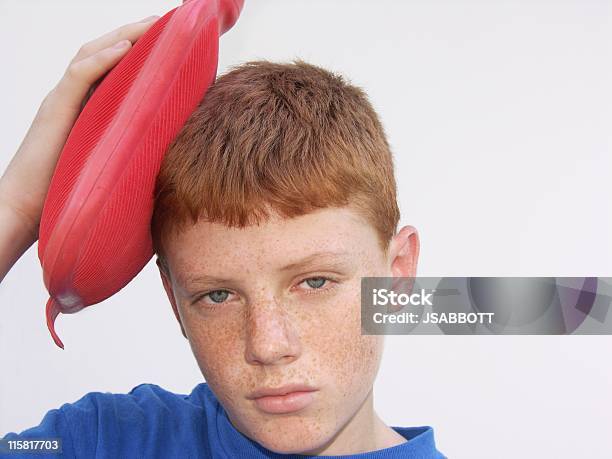 Jovem Rapaz Com Dor De Cabeça - Fotografias de stock e mais imagens de Cabelo Ruivo - Cabelo Ruivo, Constipação e Gripe, Criança
