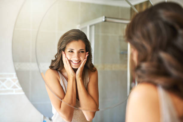 istock What a pretty girl in this mirror here! 1158198105
