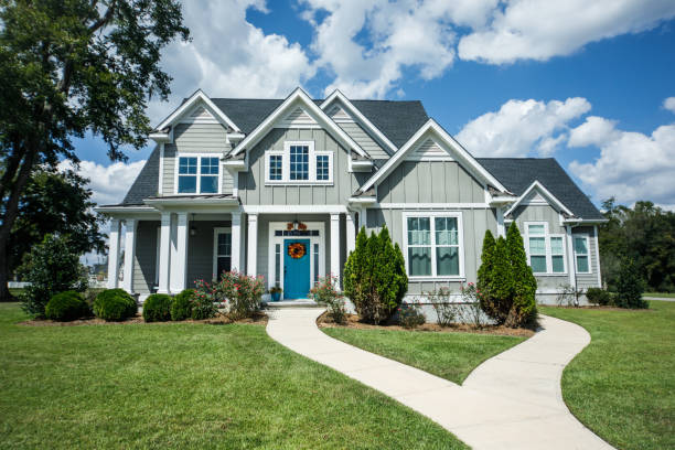 istock Craftsman New Construction House 1158234343