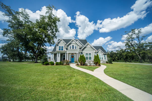 istock Craftsman New Construction House 1158234433