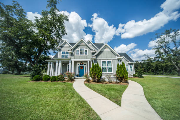 istock Craftsman New Construction House 1158234454