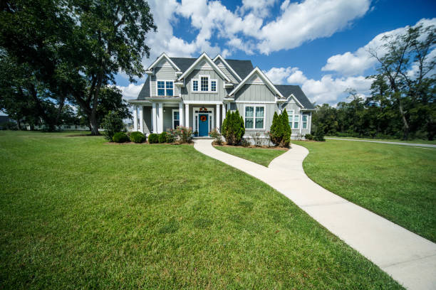 istock Craftsman New Construction House 1158234455