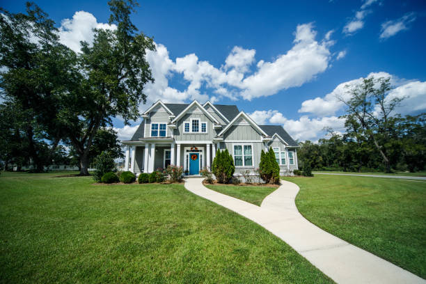 istock Craftsman New Construction House 1158234586