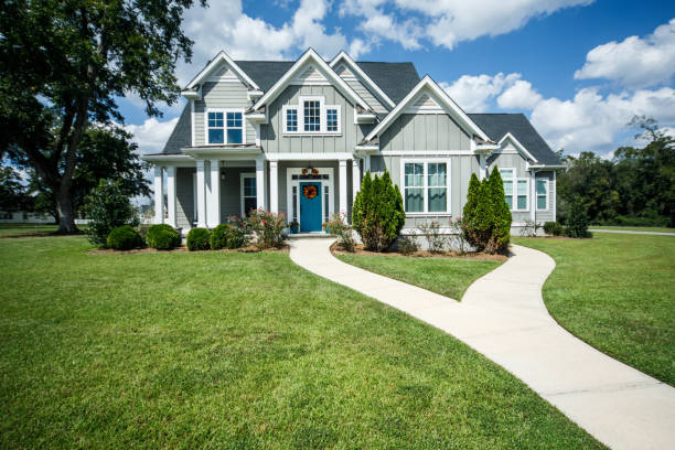istock Craftsman New Construction House 1158234600