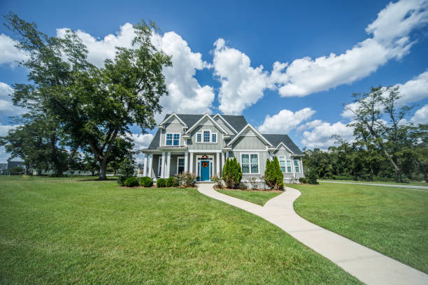 istock Craftsman New Construction House 1158234739