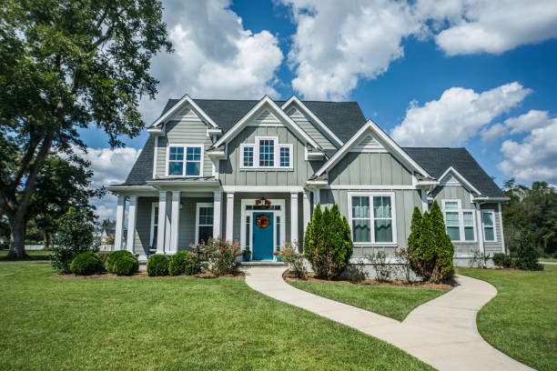 istock Craftsman New Construction House 1158234753