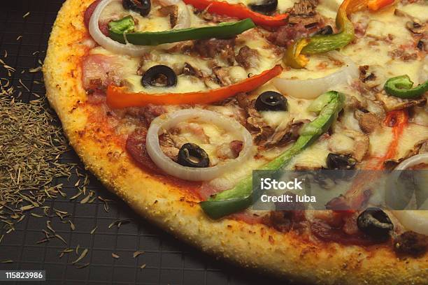 Pizza 2 - Fotografie stock e altre immagini di Cibo - Cibo, Cipolla, Composizione orizzontale