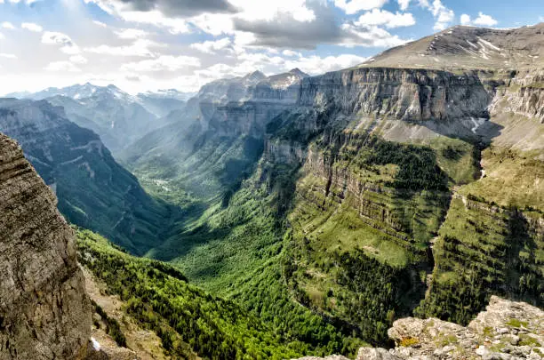 Pyrenees-Monte Perdido, world heritage since 1997 with great cultural and natural values. The center of this calcareous massif is Monte Perdido, 3352 meters high. It is part of the Sobrarbe region and is protected by the municipalities of Torla, Fanlo, Bielsa, Broto and Puértolas.