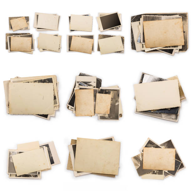 istock Old photo frame. Vintage paper. Retro card 1158267086