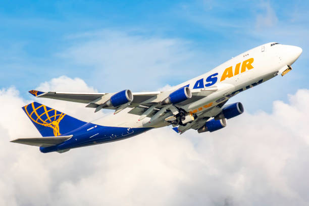 atlas powietrza 747 - boeing boeing 747 airplane cargo container zdjęcia i obrazy z banku zdjęć