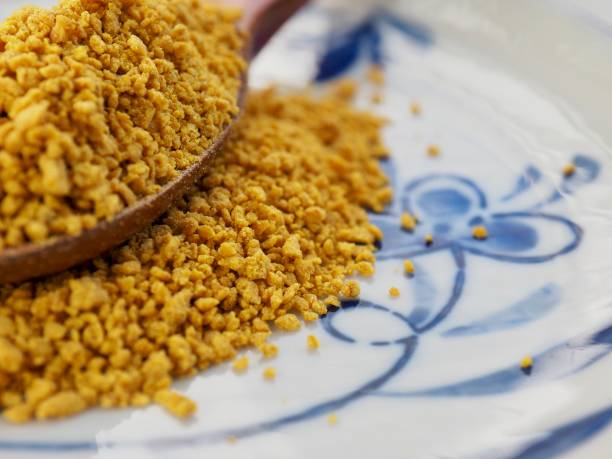istock Yellow curry powder in a plate 1158310791