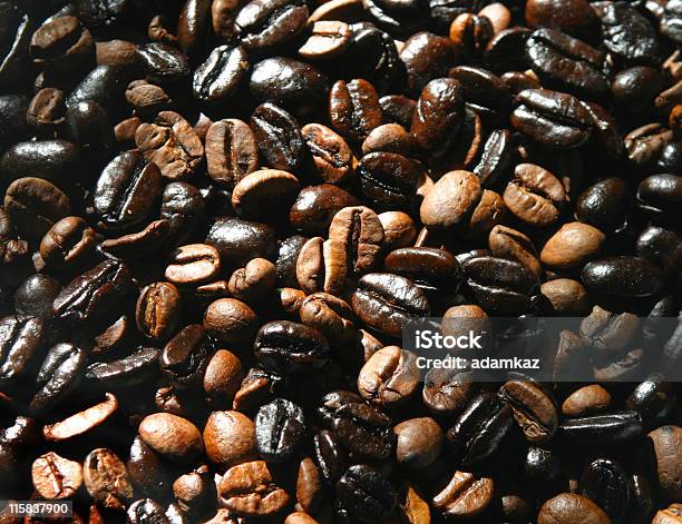 Variadosstencils Grãos De Café - Fotografias de stock e mais imagens de Grão de café tostado - Grão de café tostado, Leve, Bebida