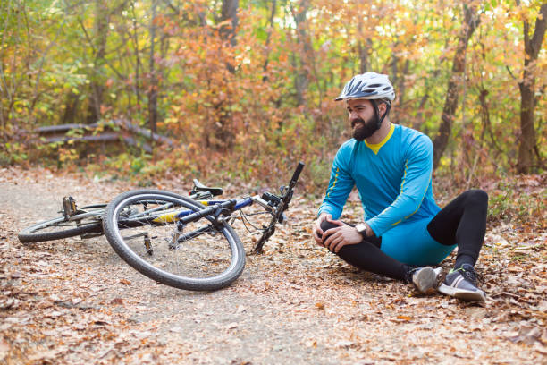istock Cycling injury 1158404602