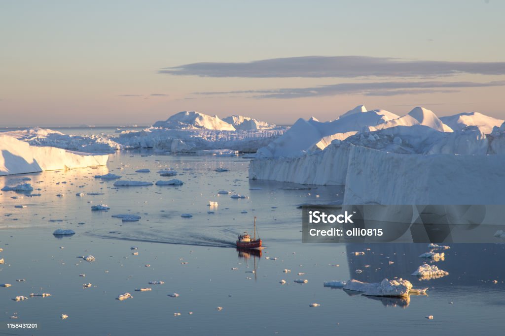 Rode vissersboot in Ilulissat Icefjrod - Royalty-free Groenland Stockfoto