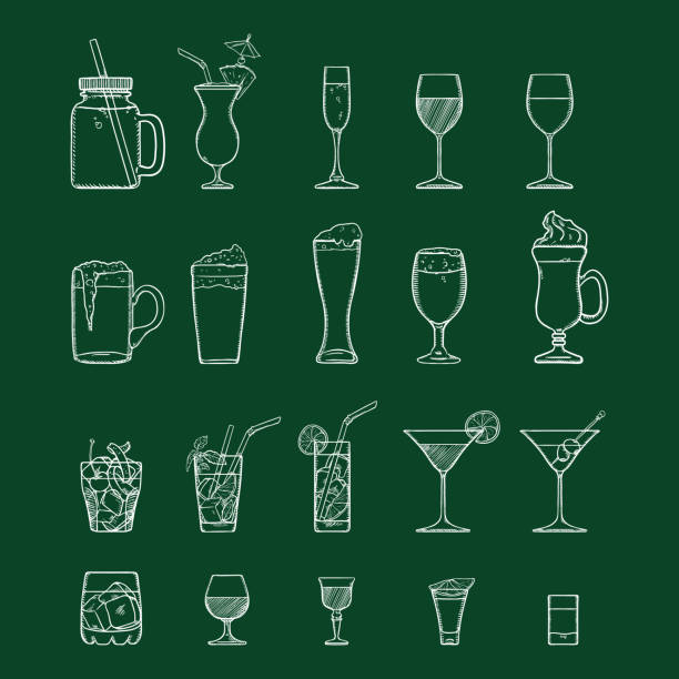 알코올과 청량 음료, 주류, 칵테일의 벡터 분필 스케치 세트. - wineglass cup soda vector stock illustrations