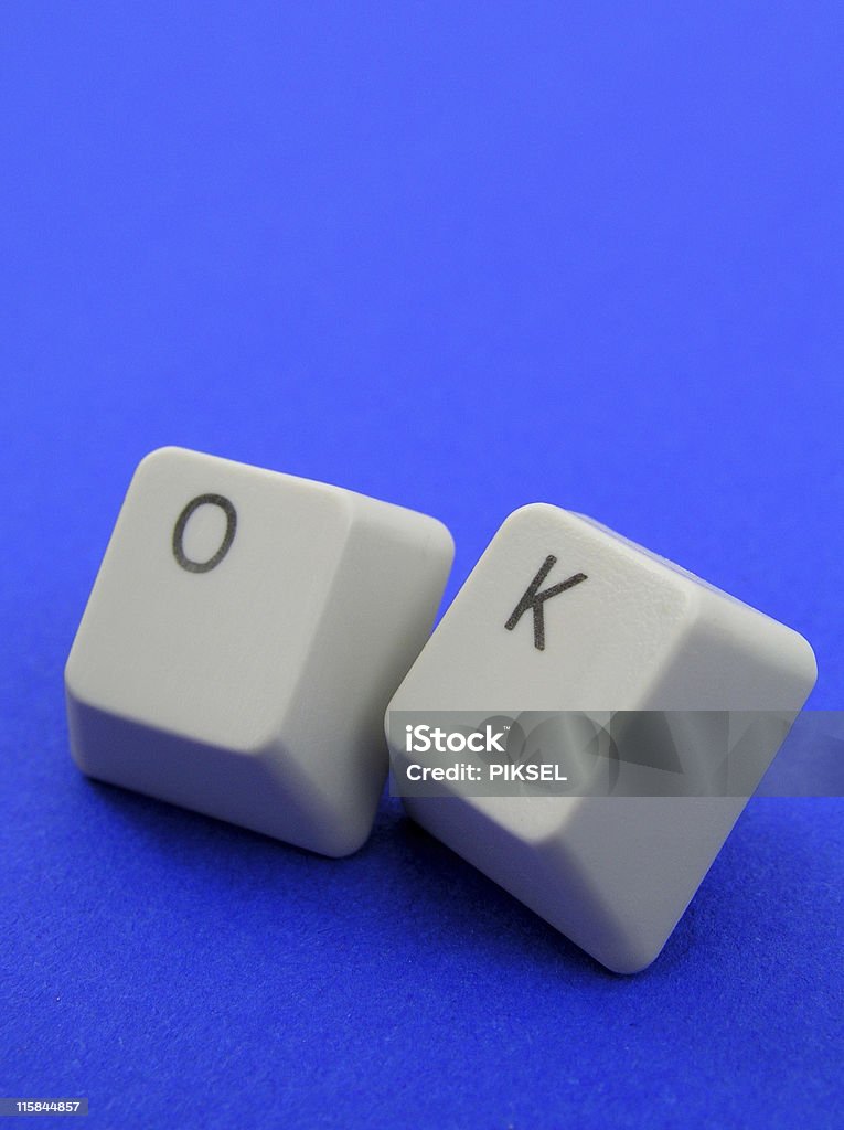 "Ok" изложены с клавиатуры ключ - Стоковые фото OK - английское слово роялти-фри