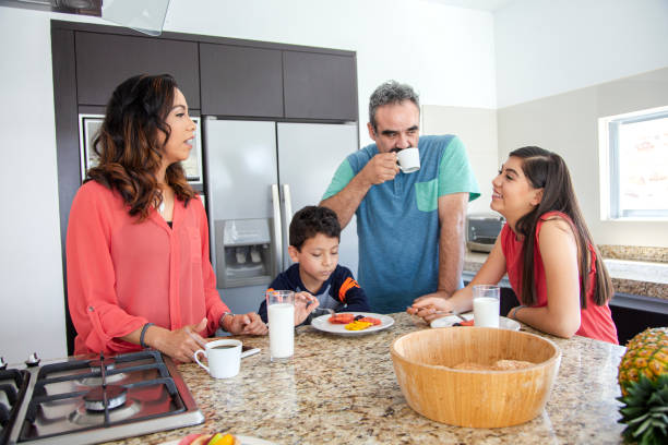 istock Family in kitchen 1158471538