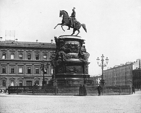 bronze horse statue of William I (by Alfred-Emilien Nieuwerkerke (1811-1892)) in front of Noordeinde Palace, one of the four official palaces of the Dutch royal family; The Hague, Netherlands