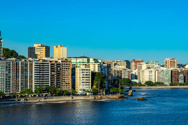 miasto nad morzem. - niteroi zdjęcia i obrazy z banku zdjęć