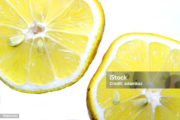 Lemon Teilen Stockfoto und mehr Bilder von Pflanzensamen - Pflanzensamen, Zitrone, Abstrakt