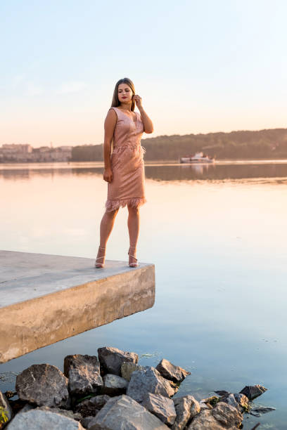 Vestidos De Fiesta Color Durazno - Banco de fotos e imágenes de stock - iStock Vestidos De Fiesta Color Durazno - Banco de fotos e imágenes de stock - iStock