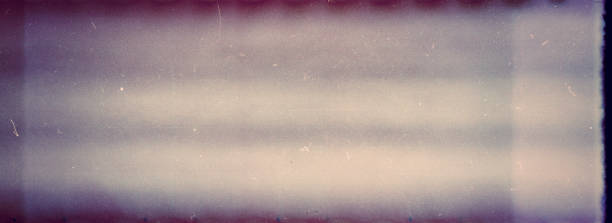entworfener filmtexturhintergrund - plastikmaterial fotos stock-fotos und bilder