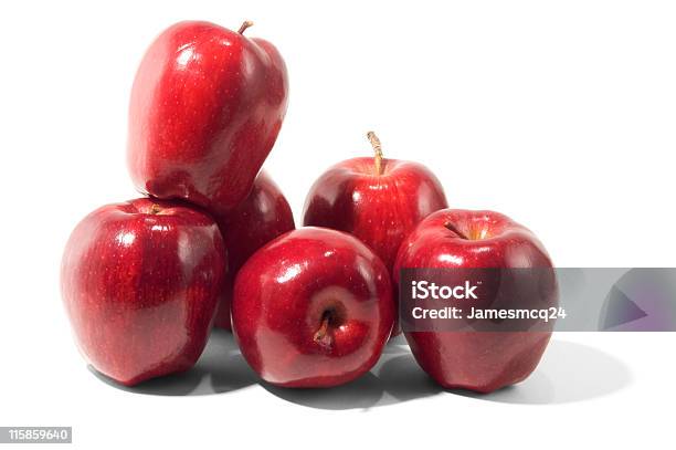 Jabłka - zdjęcia stockowe i więcej obrazów Bez ludzi - Bez ludzi, Bliskie zbliżenie, Czerwony
