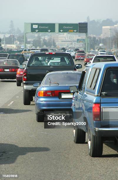 Traffico Di Auto1 - Fotografie stock e altre immagini di Automobile - Automobile, Autostrada, Autostrada a corsie multiple