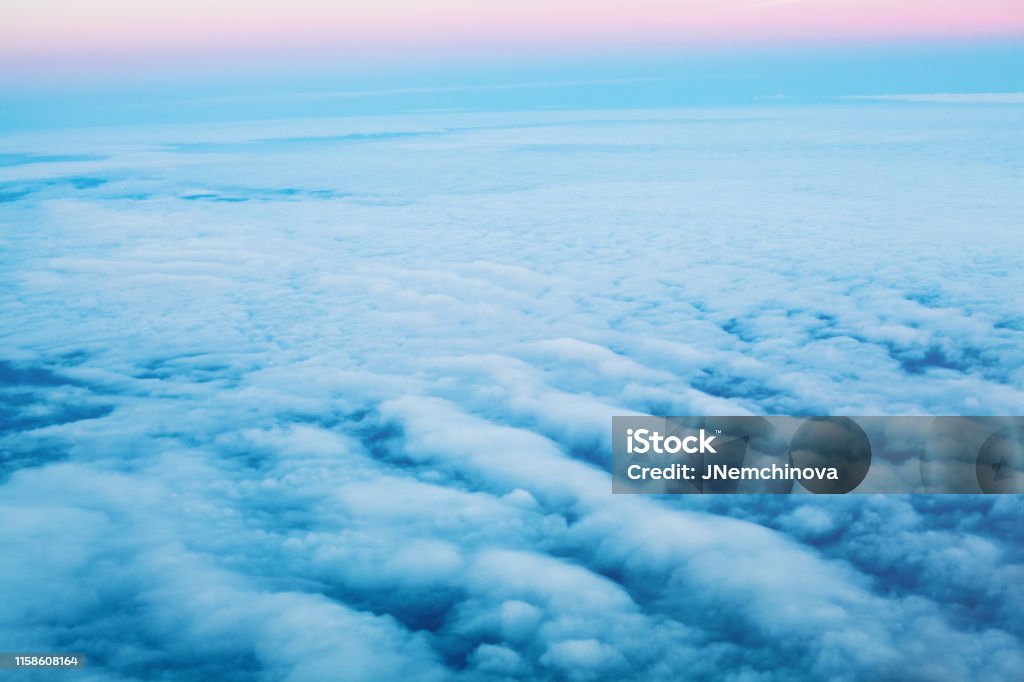 Nền Mây Trời Xanh Bầu Trời Phía Trên Phong Cảnh Tuyệt Đẹp Với Mây Và Bình  Minh Hình ảnh Sẵn có - Tải xuống Hình ảnh Ngay bây giờ - iStock