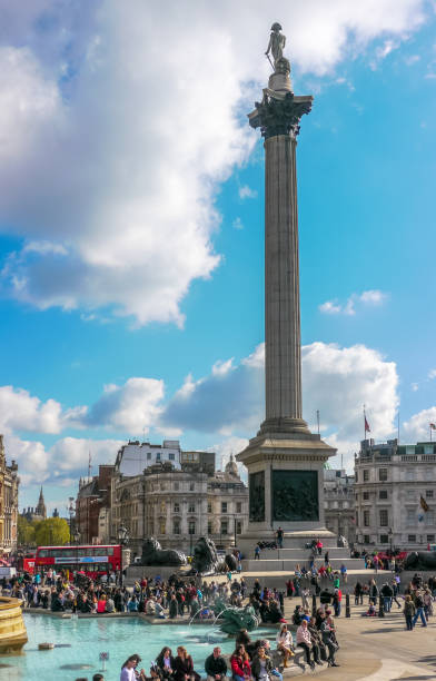 trafalgar square, londra / regno unito - il monumento di nelson foto e immagini stock